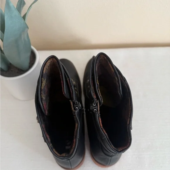 KORKS Reese Black Leather Buckle Lace Up Strap Heeled Ankle Boots - Picture 7 of 15